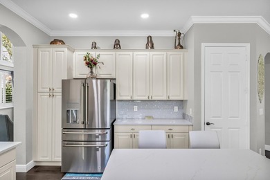 Welcome to this beautiful, inviting , turnkey home featuring new - photo 7