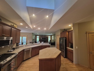 GORGEOUS COUNTRY FREE STANDING CONDO ON WOODED LOT W/WATER - photo 7