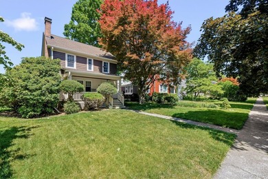 Welcome to this charming 3 bedroom, 2 bathroom home that - photo 2