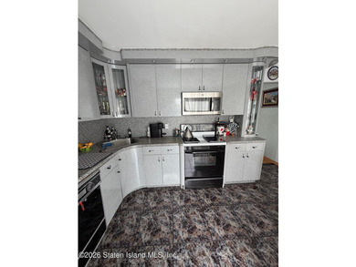 Located in a desired Midland Beach, just minutes away from VZ - photo 17