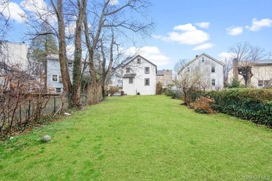 Welcome to 43 Van Nostrand Avenue, an updated 3-bedroom - photo 22