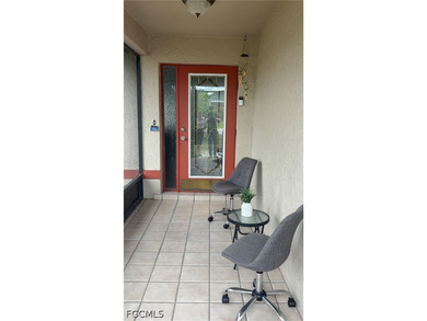 Great starter home or investment opportunity! Location, location - photo 2