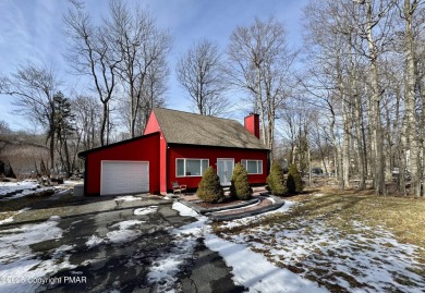 Lake Home For Sale in Tobyhanna, Pennsylvania