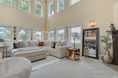 Ever wonder what it's like to live in a home on the River? Come - photo 4