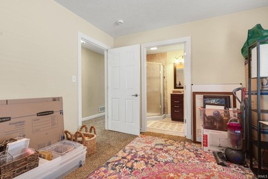 Ever wonder what it's like to live in a home on the River? Come - photo 9
