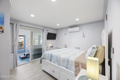 Price Reduction! Arrive by car or boat and enjoy the ultimate - photo 18