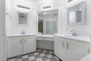 Welcome to this beautifully maintained 4-bedroom, 2-bathroom - photo 25