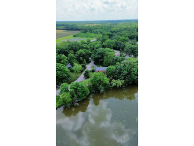 Welcome to this beautiful waterfront log home tucked away on a - photo 30