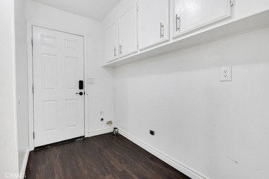 Welcome to this beautifully maintained 4-bedroom, 2-bathroom - photo 35