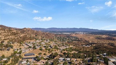 Welcome to this beautifully maintained 4-bedroom, 2-bathroom - photo 49