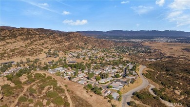 Welcome to this beautifully maintained 4-bedroom, 2-bathroom - photo 50