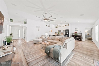 Welcome Home to your amazing Pool Home Oasis nestled in a quiet - photo 11