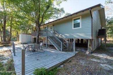 This is a Very Nice, Well Maintained home that backs up to Wolf - photo 17