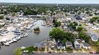 Why pay for a rental home, storage fees and expensive marina or - photo 24