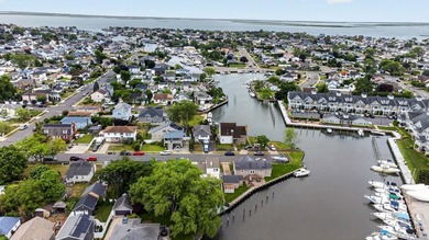 Why pay for a rental home, storage fees and expensive marina or - photo 25