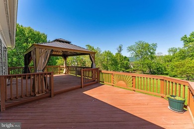 Price Reduced! Come take a look at this large custom- built home - photo 25