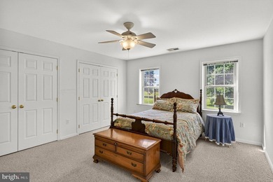 Price Reduced! Come take a look at this large custom- built home - photo 36
