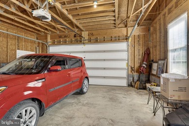 Price Reduced! Come take a look at this large custom- built home - photo 42