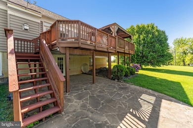 Price Reduced! Come take a look at this large custom- built home - photo 44