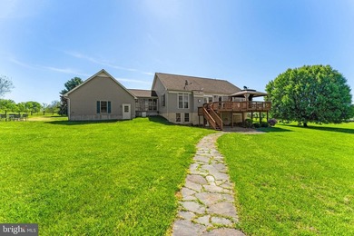 Price Reduced! Come take a look at this large custom- built home - photo 47