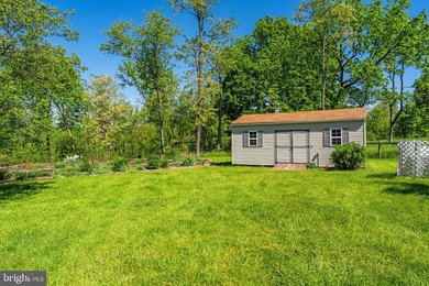 Price Reduced! Come take a look at this large custom- built home - photo 49