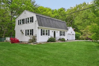 Rare opportunity to own a spacious 4 bedroom w updated master - photo 1