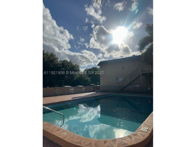 1 bed / 1 bath Centrally located in North Miami, rented at $1 - photo 8