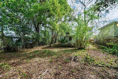 Under contract-accepting backup offers. Value is in the land - photo 11