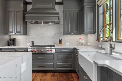Discover a refined take on the classic Gozzer Cabin--beautifully - photo 12