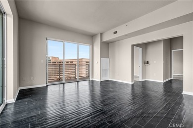Welcome to the Aqua Towers, where luxury living meets - photo 12