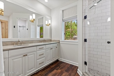 Discover a refined take on the classic Gozzer Cabin--beautifully - photo 18