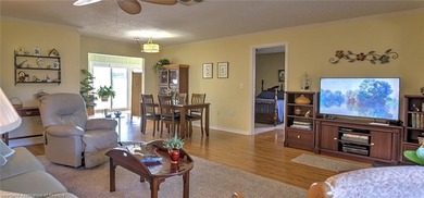 Beautifully updated 2 bedroom, 2 bath split floor plan condo in - photo 3