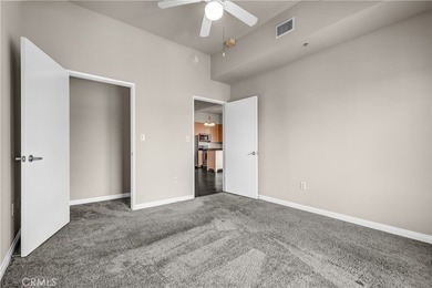 Welcome to the Aqua Towers, where luxury living meets - photo 23
