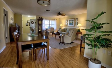 Beautifully updated 2 bedroom, 2 bath split floor plan condo in - photo 5