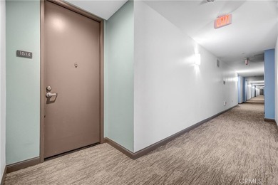 Welcome to the Aqua Towers, where luxury living meets - photo 28