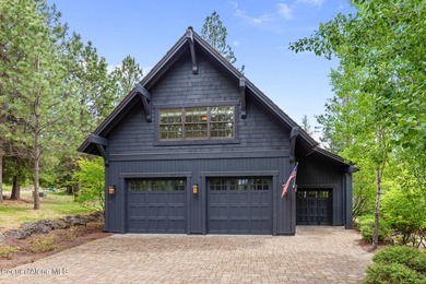 Discover a refined take on the classic Gozzer Cabin--beautifully - photo 40