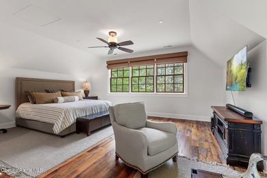Discover a refined take on the classic Gozzer Cabin--beautifully - photo 43