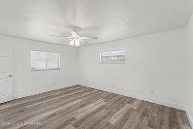 Welcome home to this beautifully maintained 3-bedroom, 2-bath - photo 13