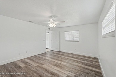 Welcome home to this beautifully maintained 3-bedroom, 2-bath - photo 14