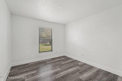 Welcome home to this beautifully maintained 3-bedroom, 2-bath - photo 19