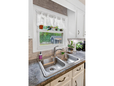 Welcome to 213 Elm Street in charming Mitten Park & Terrace! - photo 23