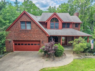 Enjoy the golf course community living in this beautiful - photo 1