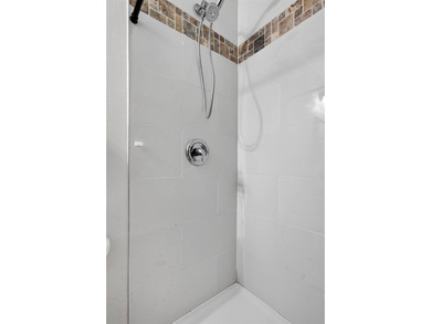 Welcome to 213 Elm Street in charming Mitten Park & Terrace! - photo 31