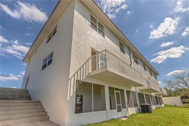 Like-New Luxury Lakefront Townhome - 4BR / 3.5BA / 3 Levels - - photo 7