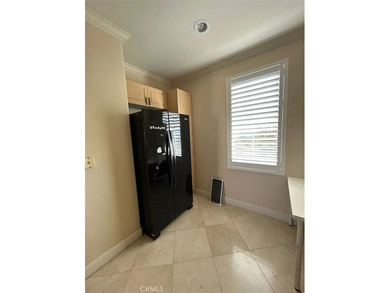 Top floor 3 BEDROOM WATERMARKE CONDO with amazing views!
This