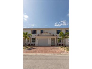 Dinner Lake - Highlands County Townhome/Townhouse For Sale in Sebring Florida