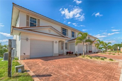 Like-New Luxury Lakefront Townhome - 4BR / 3.5BA / 3 Levels - - photo 4