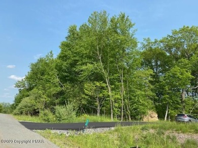 Lake Lot Sale Pending in East Stroudsburg, Pennsylvania