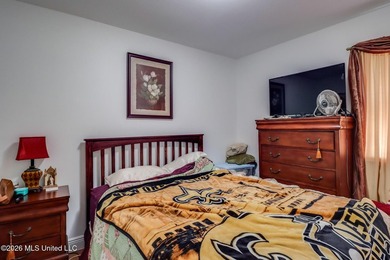 Waterfront living at an unbeatable price! This move-in ready 3