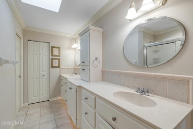 This beautifully maintained and spacious 3 bedroom, 2 1/2 bath - photo 32
